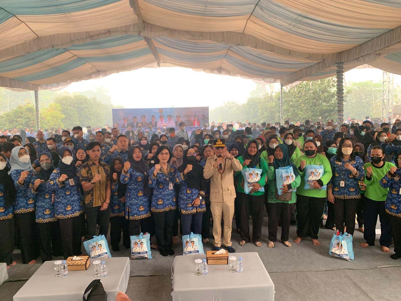 Peduli Aparatur di Tengah Karhutla, Gubernur Agustiar Sabran Salurkan 4.000 Paket Sembako