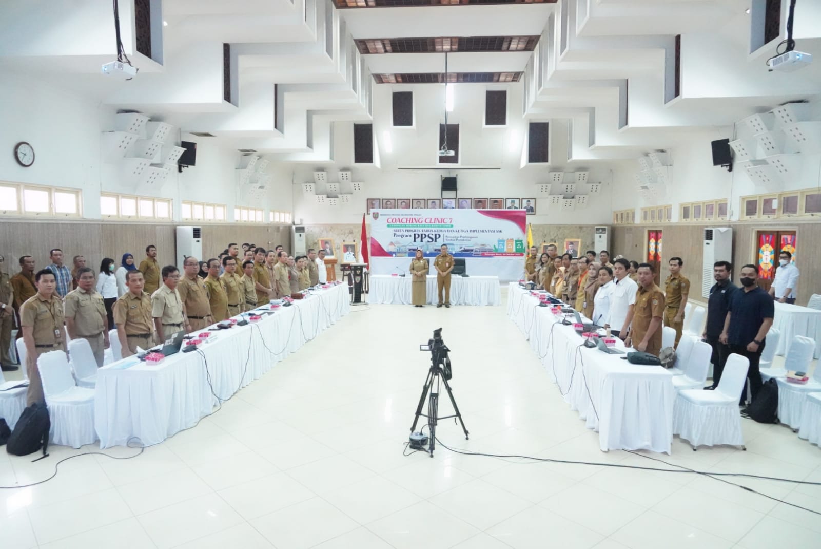 Asisten Ekbang Buka Coaching Clinic ke-7 Kab. Murung Raya dan Bartim Sekaligus Pemaparan Progres Tahun Kedua dan Ketiga Implementasi Sanitasi Kabupaten/Kota (SSK) Program PPSP