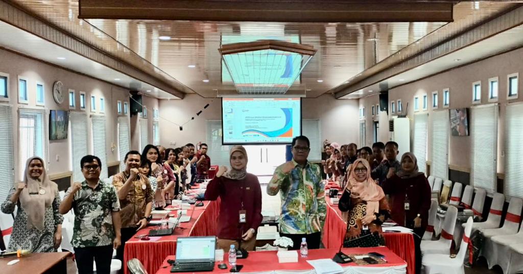 Kadislutkan Prov. Kalteng Buka Sosialisasi Kesesuaian Kegiatan Pemanfaatan Ruang Laut di Pesisir Kalteng