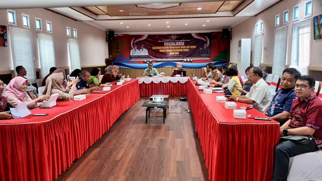 Kadislutkan Prov. Kalteng Buka Sosialisasi Kesesuaian Kegiatan Pemanfaatan Ruang Laut di Pesisir Kalteng