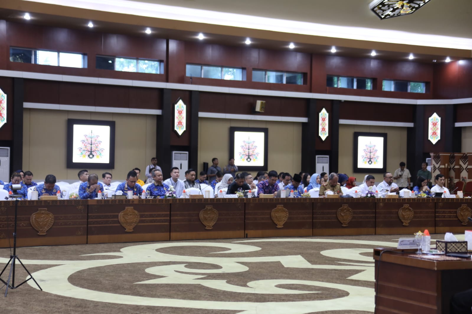 Wagub Kalteng Edy Pratowo Pimpin High Level Meeting TPID Dalam Rangka Pengendalian Inflasi Jelang Hari Besar Keagamaan Natal 2024 dan Tahun Baru 2025