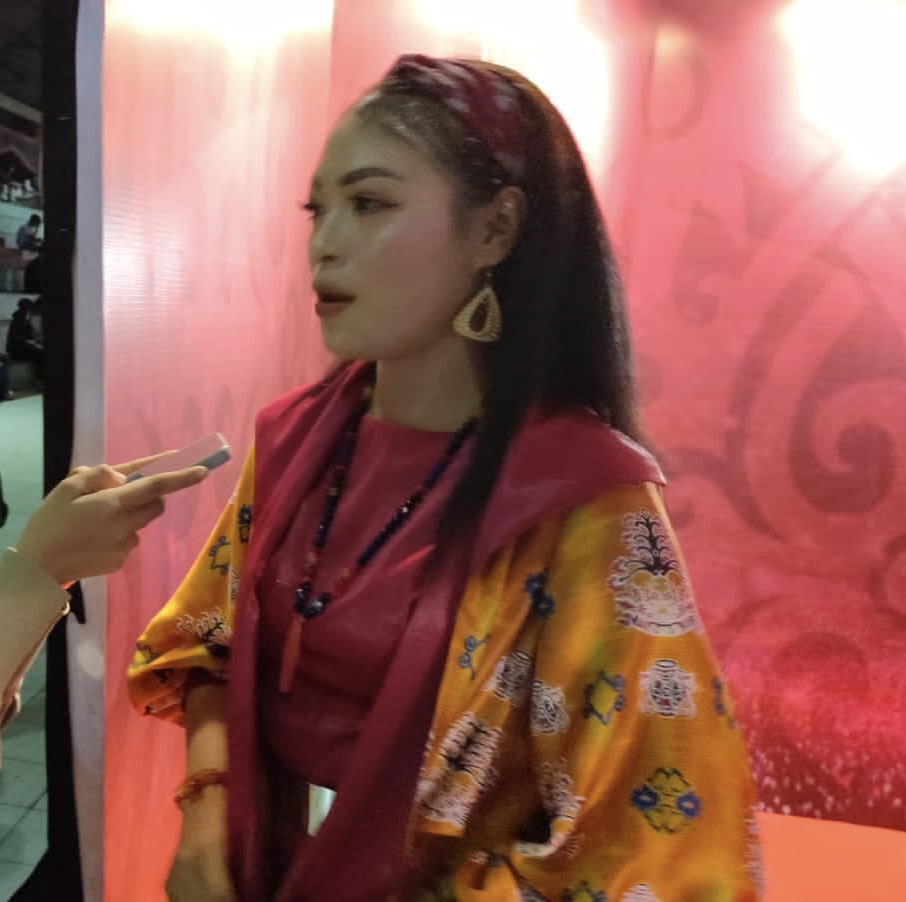 Pemprov Kalteng Melalui Dinas Kebudayaan dan Pariwisata Prov. Kalteng Gelar Lomba Fashion Show Benang Bintik Kategori Umum