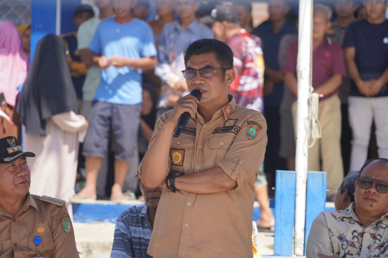Kadiskominfosantik Prov. Kalteng Agus Siswadi Mewakili Gubernur Kalteng Buka Pasar Murah di Kabupaten Barito Utara