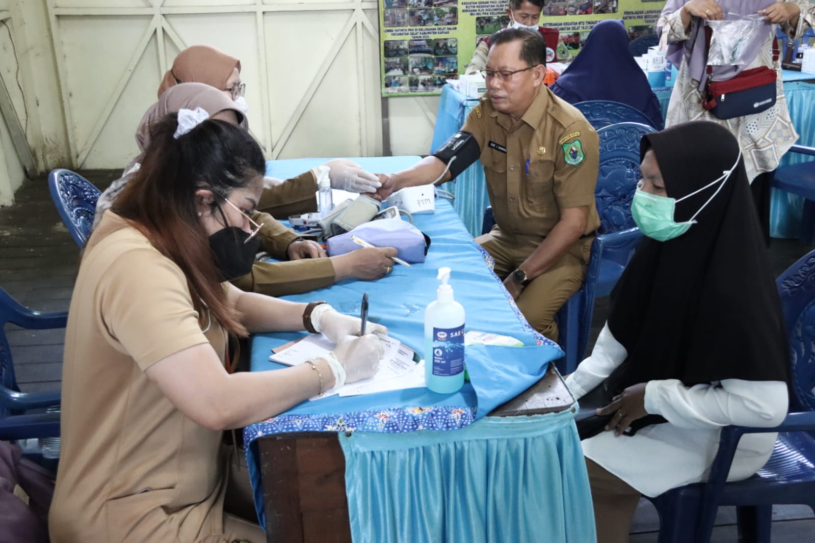Gubernur Kalteng Sugianto Sabran Kunjungi Pasar Penyeimbang di Kantor Kelurahan Selat Dalam Kabupaten Kapuas