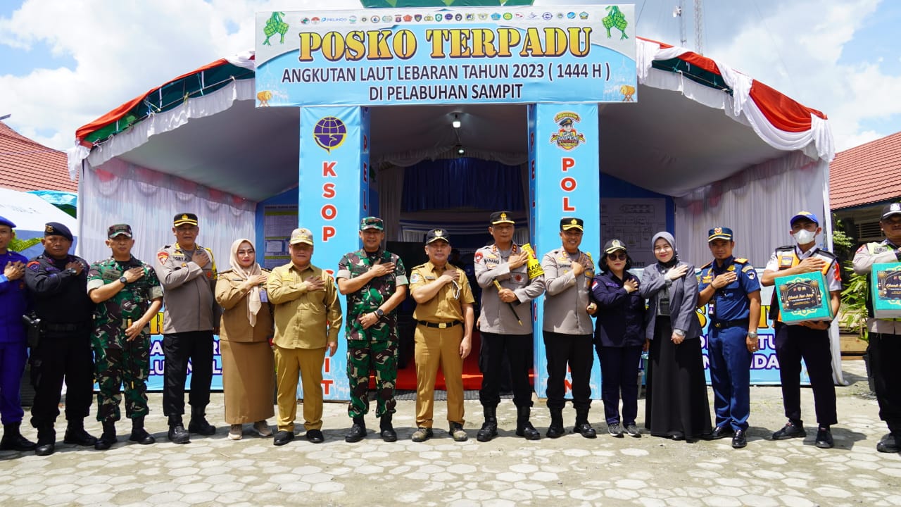 Gubernur Sugianto Sabran Kunjungan Kerja ke Posko Terpadu Angkutan Laut Lebaran Tahun 2023/1444 H