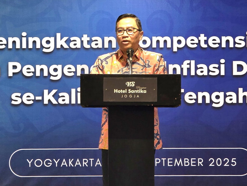 Plt. Sekda Prov. Kalteng Leonard S. Ampung Buka Sinergi TPID dan Peningkatan Kompetensi Teknologi Digital bagi TPID se-Kalteng