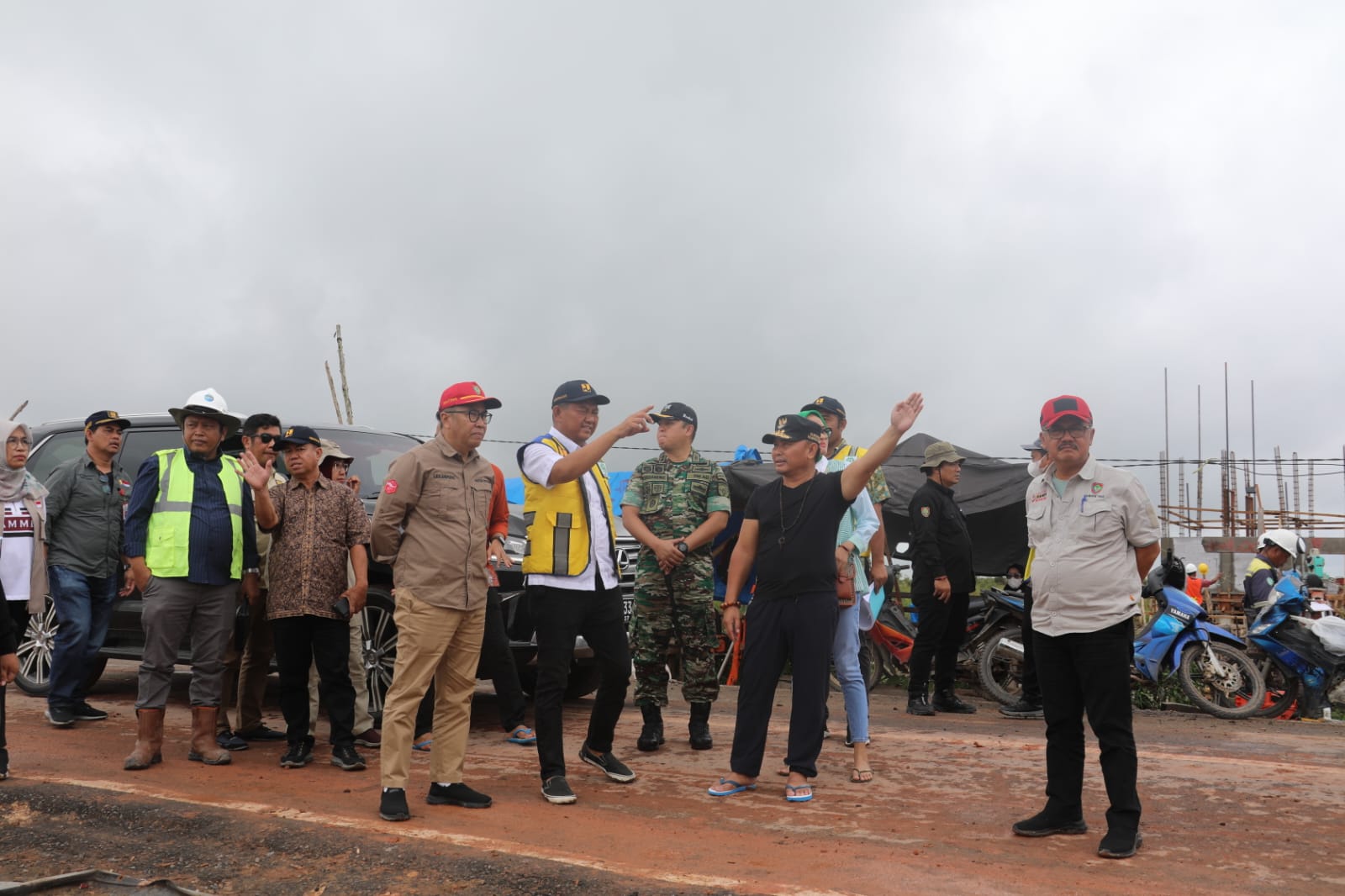 Gubernur Sugianto Sabran Tinjau Infrastruktur Irigasi Food Estate Di Desa Bentuk Jaya A5 Dan Desa Kahuripan Permai