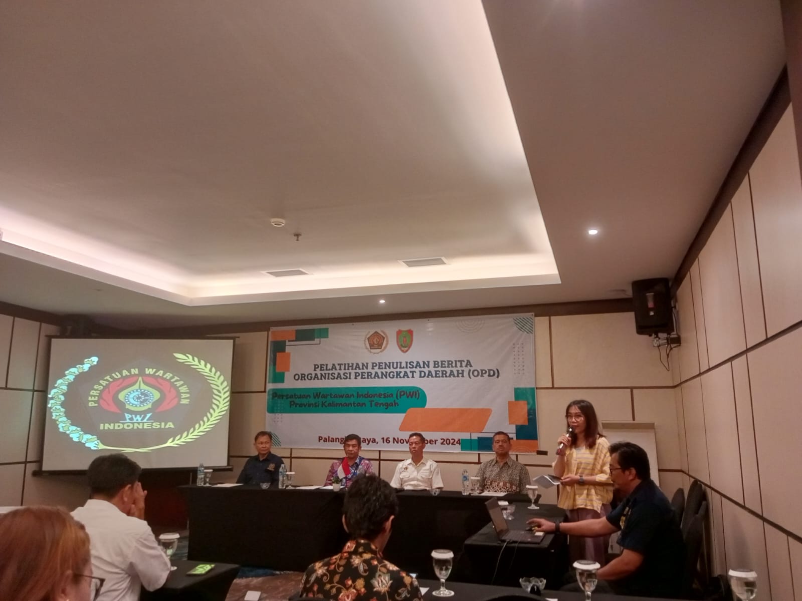 Dislutkan Prov. Kalteng Ikuti Pelatihan Penulisan Berita Humas OPD