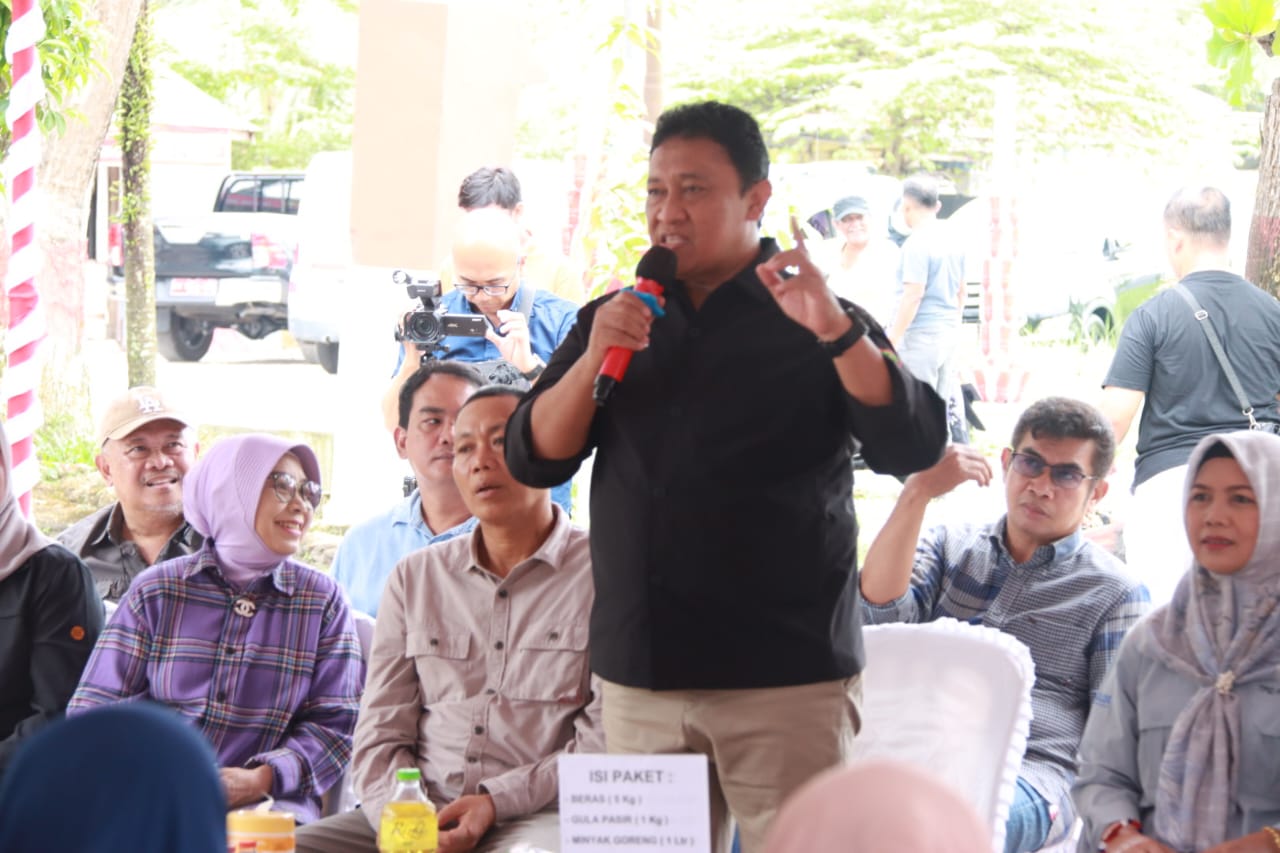 Wagub Edy Pratowo Buka Pasar Penyeimbang di Beberapa Titik Lokasi yang ada di Kota Palangka Raya