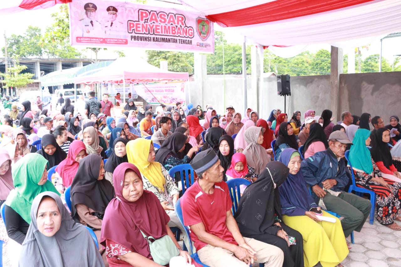 Wagub Edy Pratowo Buka Pasar Penyeimbang di Beberapa Titik Lokasi yang ada di Kota Palangka Raya