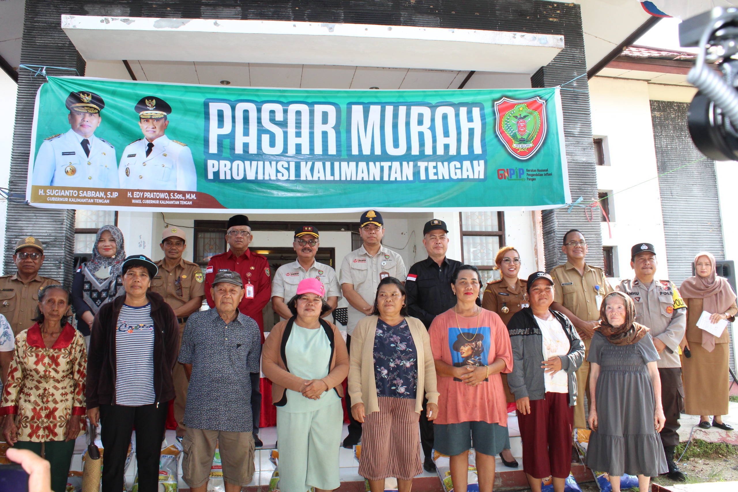 Kaban Kesbangpol Prov. Kalteng Katma F. Dirun Hadiri Pasar Murah di Wilayah Tengah Provinsi Kalteng
