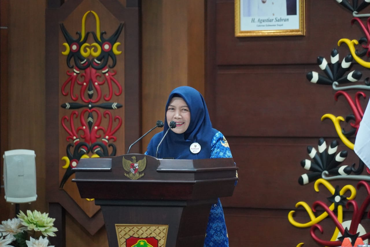 Asisten Ekbang Sri Widanarni Hadiri Rakor dan Evaluasi Program Kerja TPAKD Wilayah Kalteng