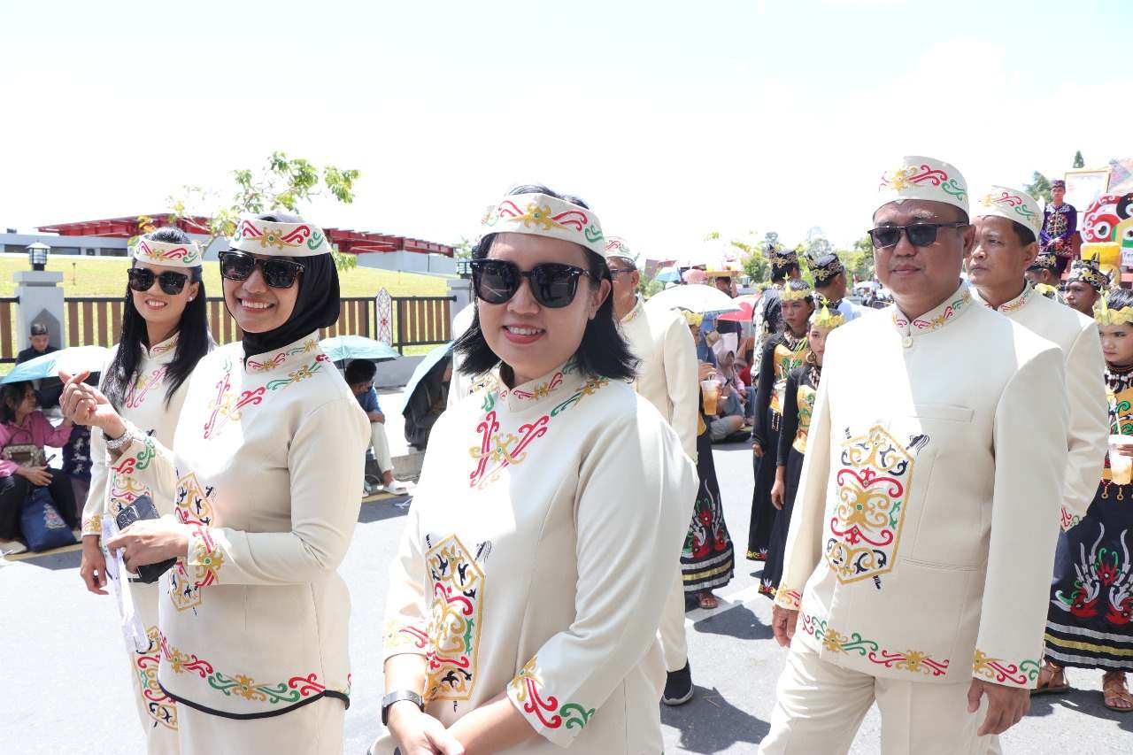 BKD Prov. Kalteng Ambil Bagian Dalam Karnaval Budaya Isen Mulang
