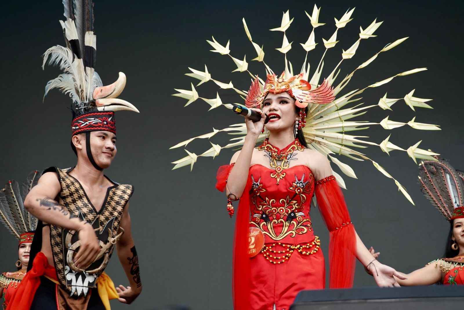 Lomba Karungut Dalam Festival Budaya Isen Mulang Tahun 2025