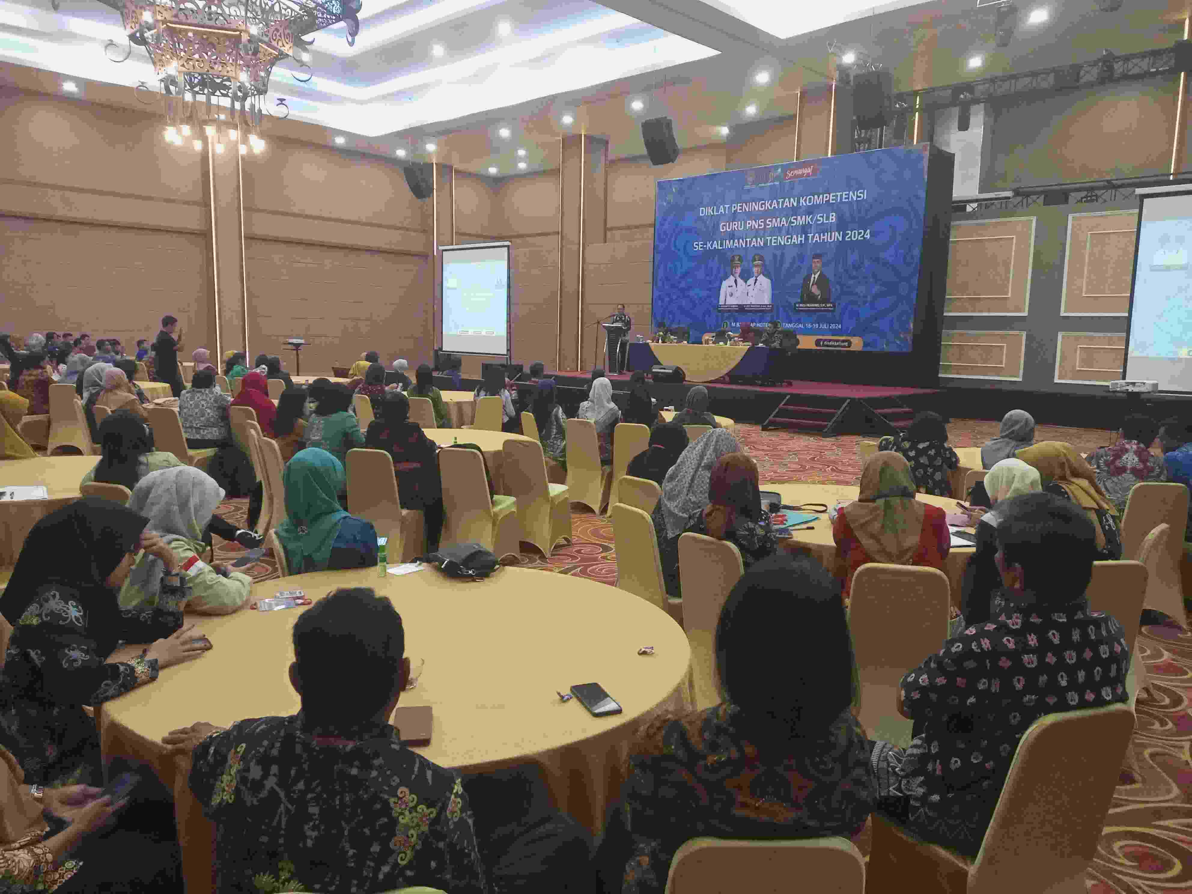 Disdik Kalteng Gelar Diklat Peningkatan Kompetensi Guru PNS SMA/SMK/SLB se-Kalteng