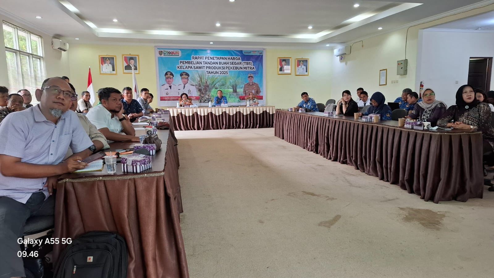 Disbun Prov. Kalteng Gelar Rapat Penetapan Harga Pembelian TBS Kelapa Sawit Produksi Petani Pekebun dan Indeks K