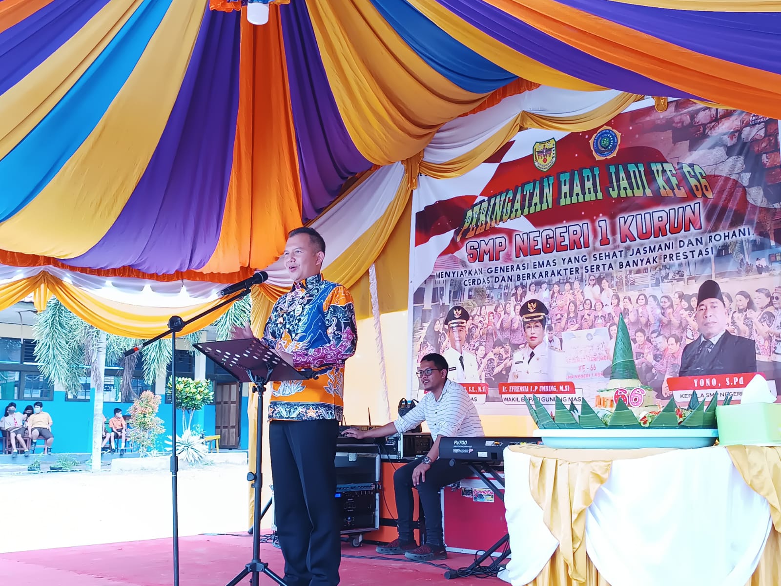 SMPN 1 Kurun Rayakan HUT Yang ke-66