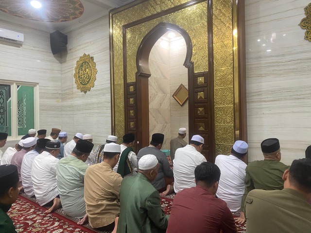 Gubernur Kalteng Sugianto Sabran Bersama Pejabat Pemprov Kalteng Laksanakan Salat Subuh Berjamaah