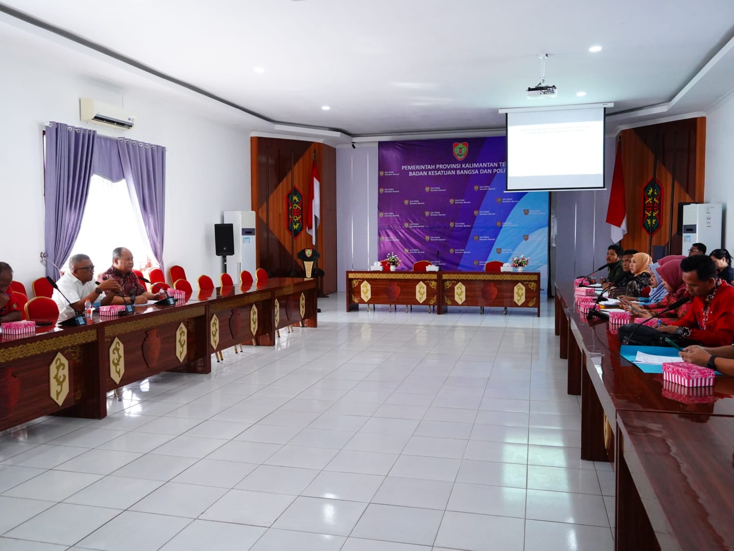 Badan Kesbangpol Prov. Kalteng Gelar Rakor Usulan Permohonan Kenaikan Besaran Keuangan Untuk Partai Politik Bagi Tiga Kabupaten
