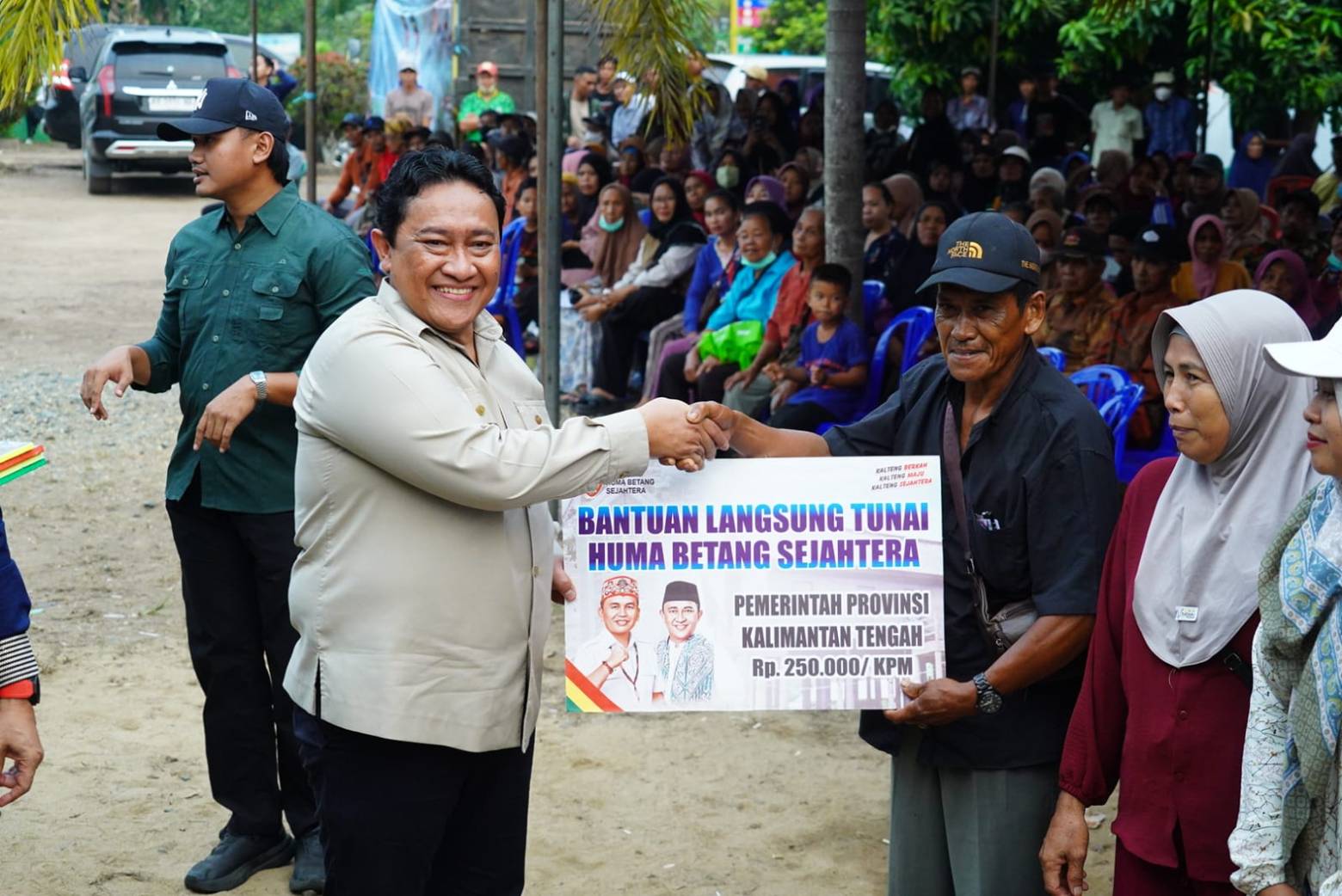 Pemprov Kalteng Hadirkan Berbagai Bantuan bagi Masyarakat Terdampak Karhutla di Talio Muara