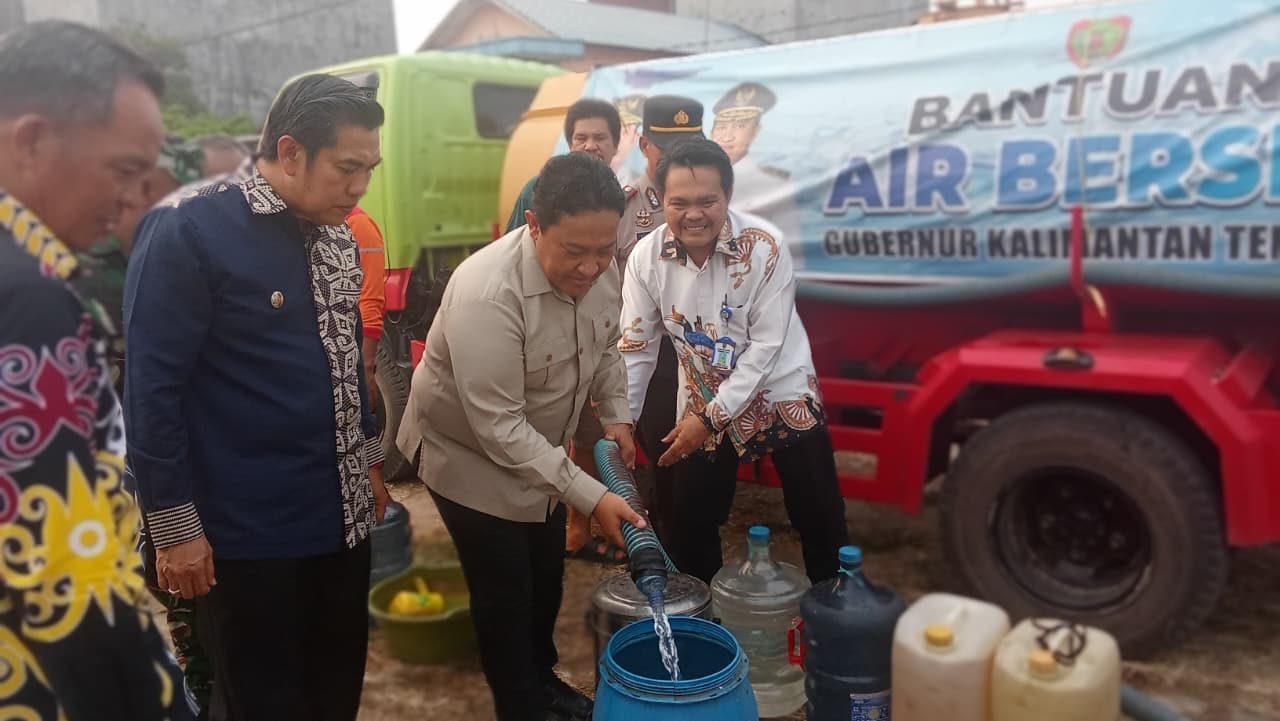 Pemprov Kalteng Intensifkan Penyaluran Air Bersih bagi Masyarakat Terdampak Karhutla