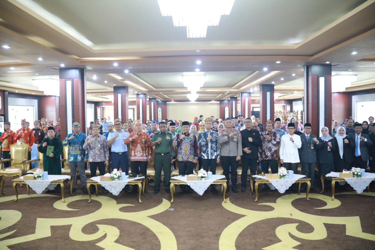 Wagub Kalteng Edy Pratowo Lantik Pimpinan BAZNAS Provinsi Kalteng Periode 2025–2030