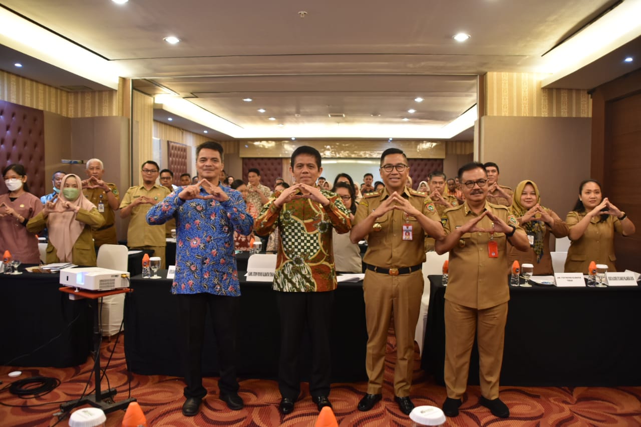 Asisten Ekbang Leonard S. Ampung Hadiri Workshop Pendampingan Penilaian Kepatuhan Pelayanan Publik Tahun 2023