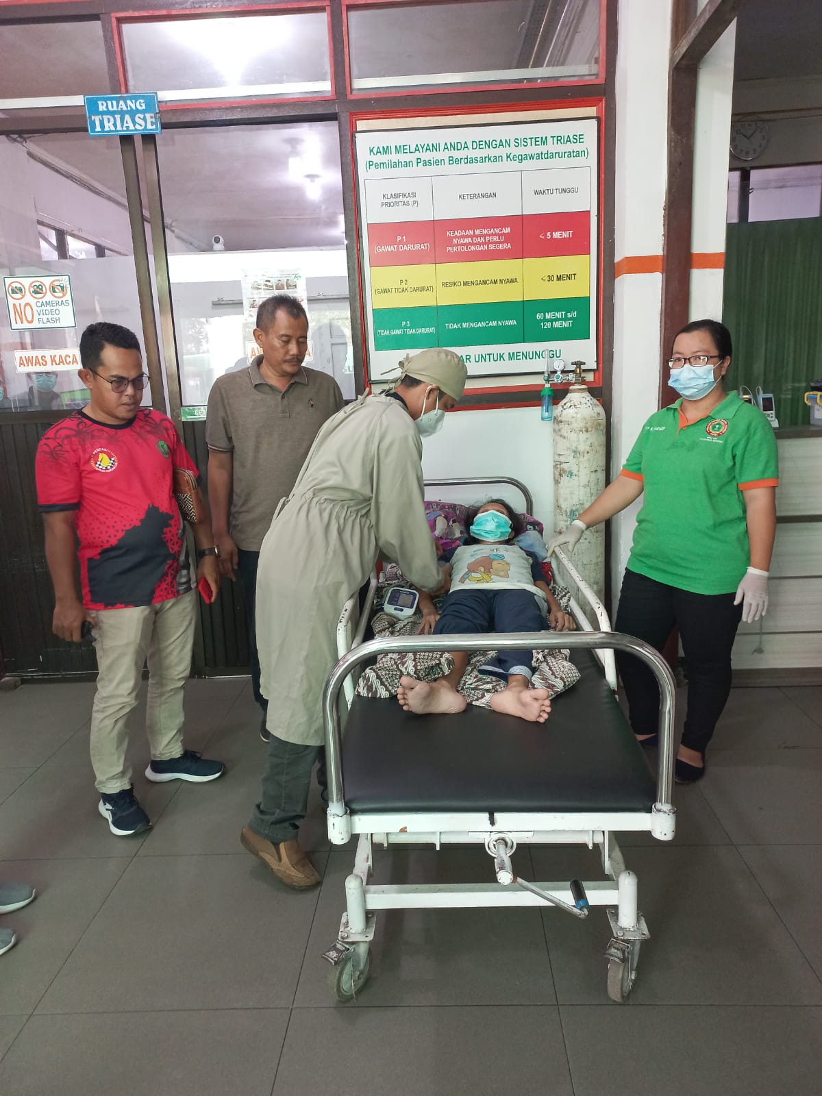 Gubernur Kalteng Berikan Tali Asih Kepada Penderita Kanker Tulang
