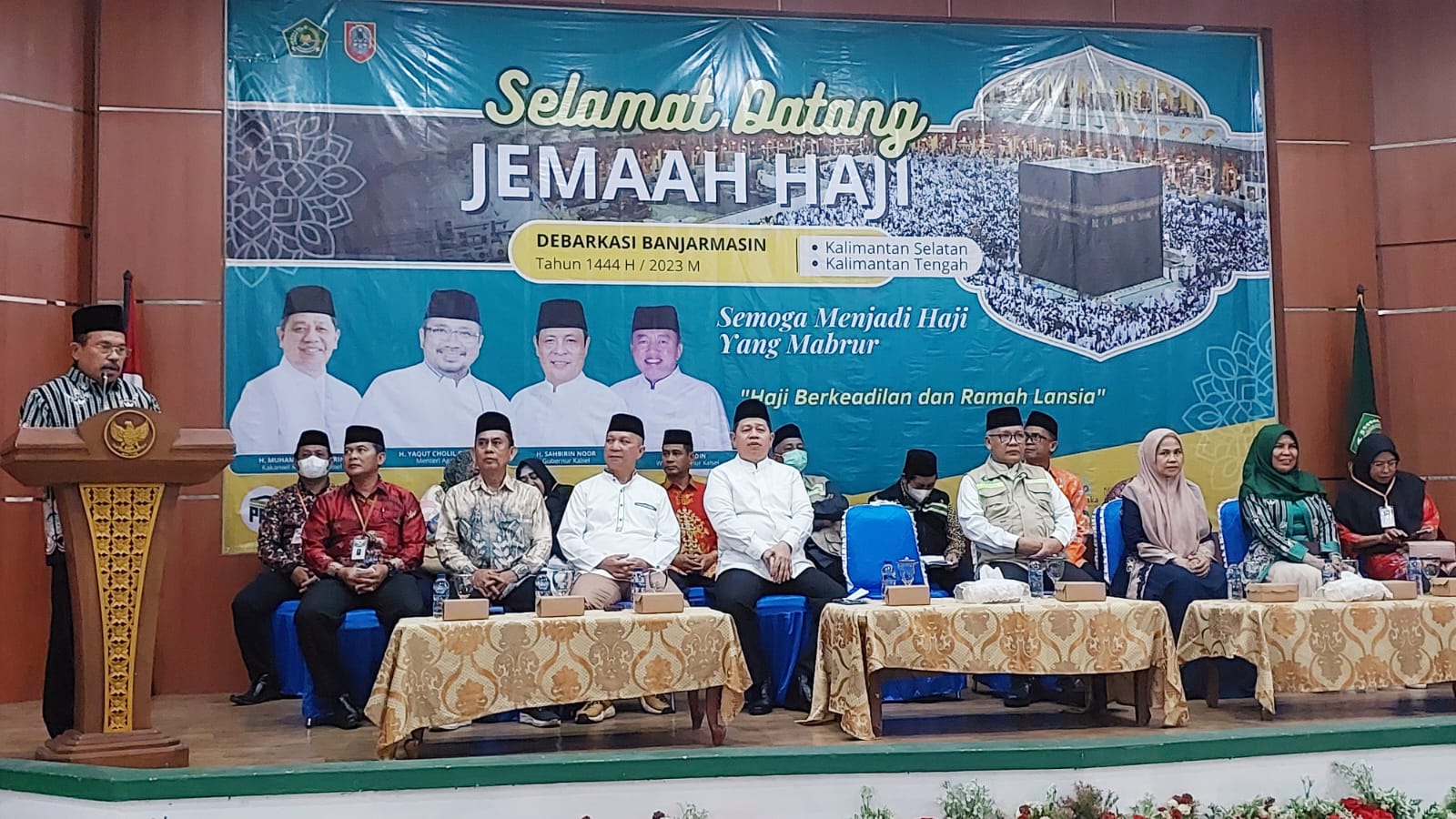 Sekda Prov. Kalteng Sambut Kedatangan Jemaah Haji Prov. Kalteng Kloter BDJ-07 Tahun 1445 H / 2023 M di Aula Jeddah Asrama Haji Embarkasi