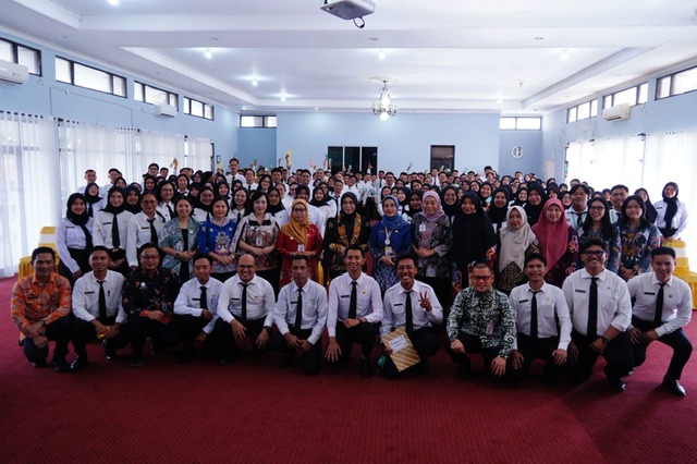 Asisten Adum Sunarti Tutup Pelatihan Dasar CPNS