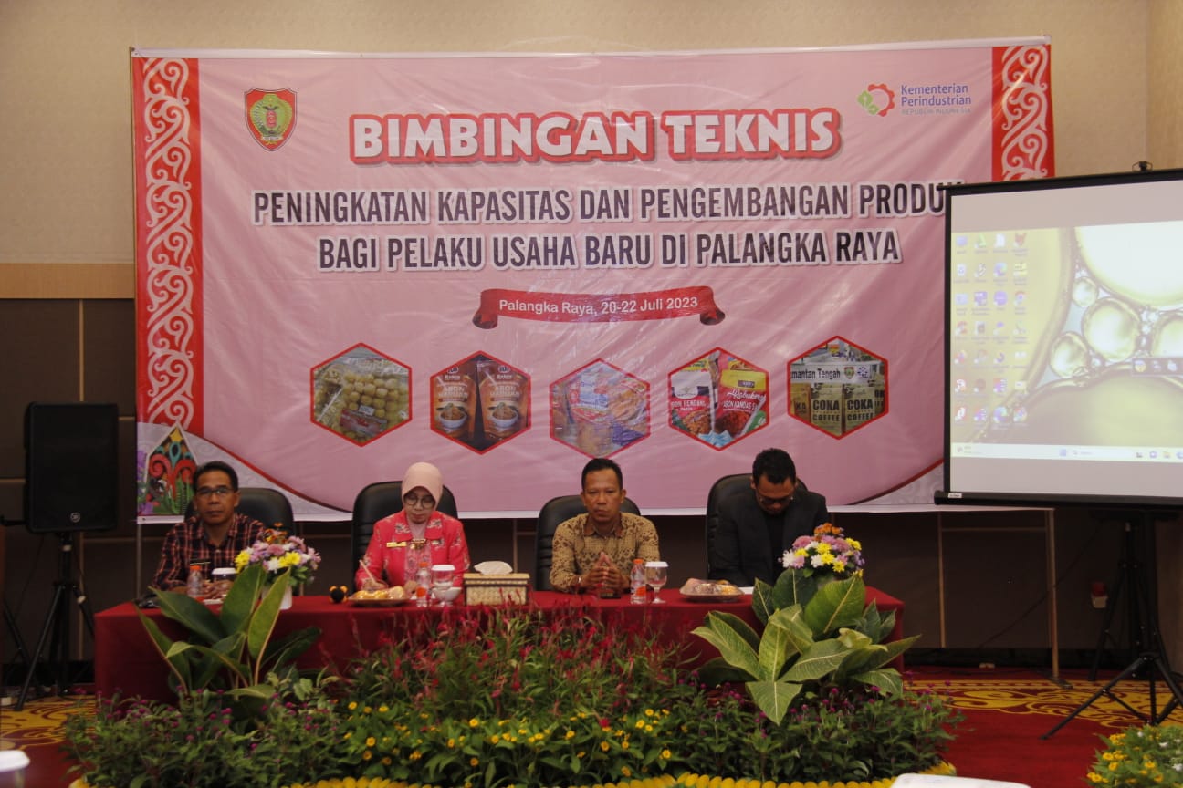 Disdagperin Prov. Kalteng Buka Bimtek Peningkatan Kapasitas dan Pengembangan Produk Bagi Pelaku Usaha Baru