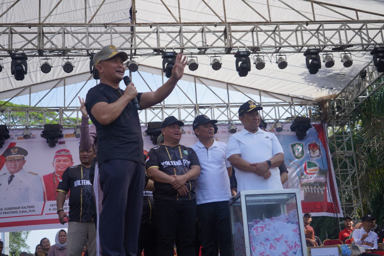 Gubernur Sugianto Sabran Ikuti Jalan Sehat Dalam Rangka Peringatan Hari Jadi Kabupaten Kotim ke-71