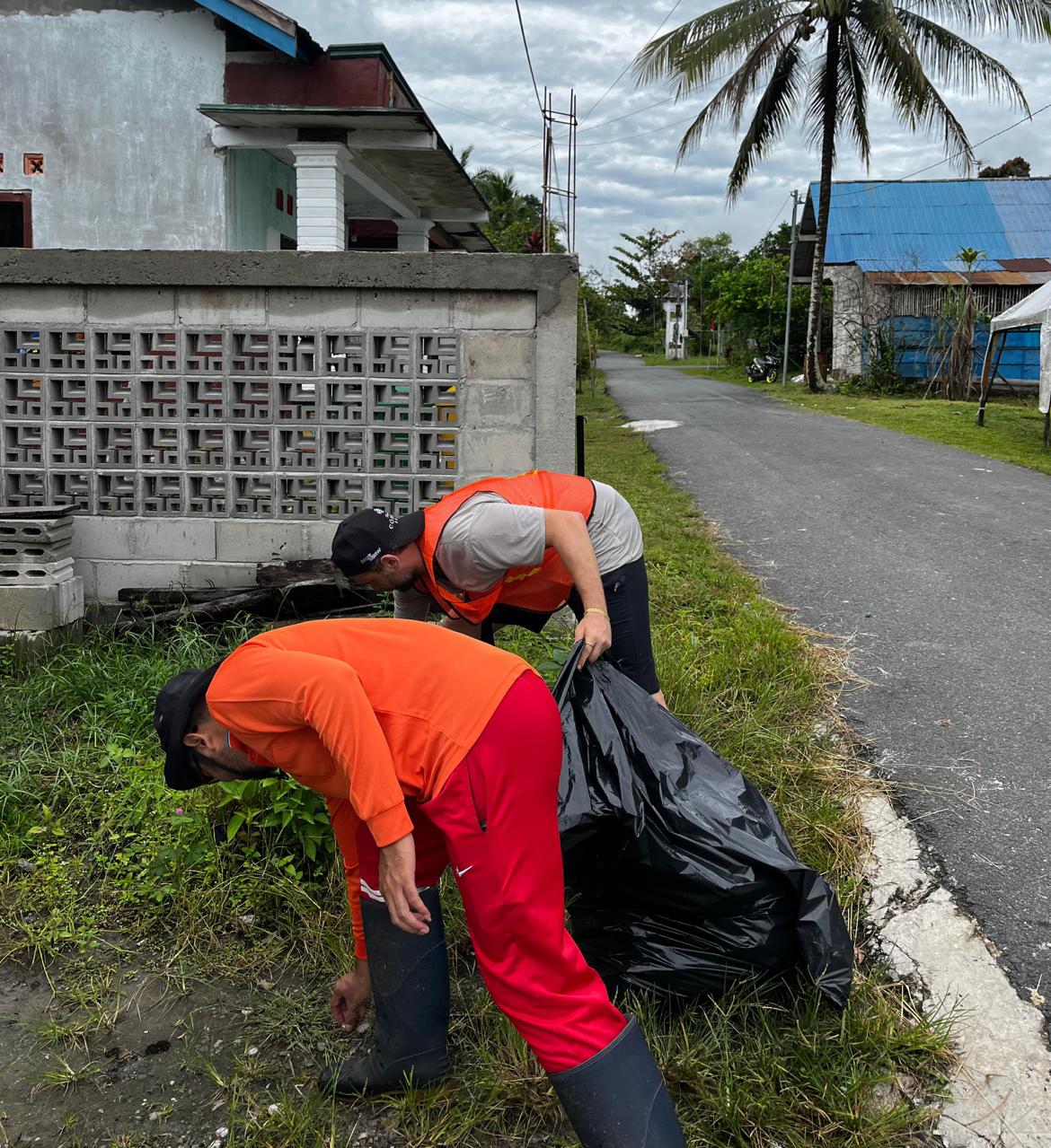 Aksi Nyata Sinergi Lintas Sektor, Bersihkan Desa Wisata Sei Gohong