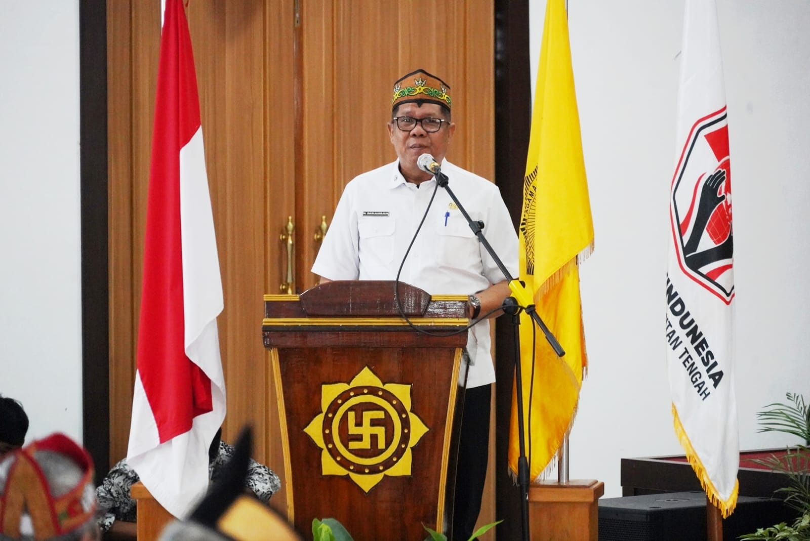 Staf Ahli Darliansjah Ikuti Pelantikan dan Pengukuhan Pengurus LBH Antang Damang