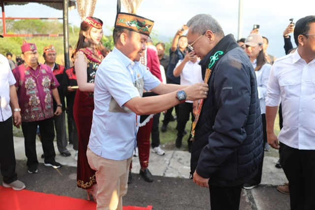 Gubernur Kalteng Agustiar Sabran Sambut Kedatangan Menteri Koordinator Bidang Pangan RI Zulkifli Hasan