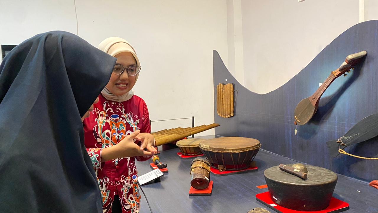 UPT. Museum Balanga Berpartisipasi Pada Pameran Alat Musik Tradisional Nusantara Tahun 2024