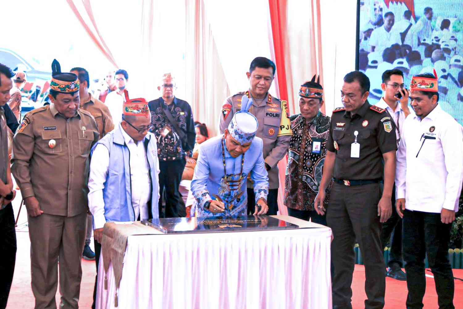 Gubernur Kalteng Agustiar Sabran Resmikan Koperasi Kelurahan Merah Putih Bukit Tunggal