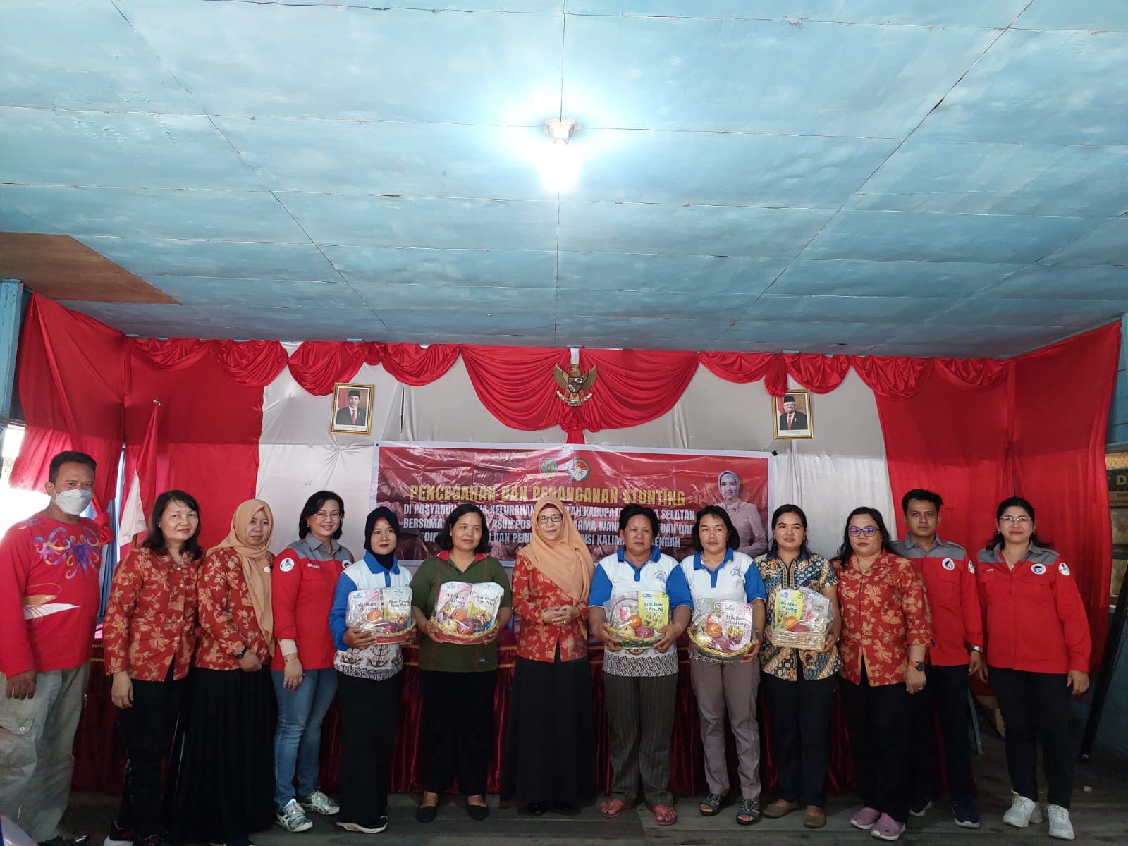 Dislutkan Bersama DWP Dislutkan Prov. Kalteng Lakukan Monitoring di Posyandu Akasia