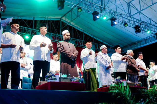 Ribuan Jamaah Memadati Rumah Jabatan Gubernur Kalteng Hadiri Tabligh Akbar Kebangsaan