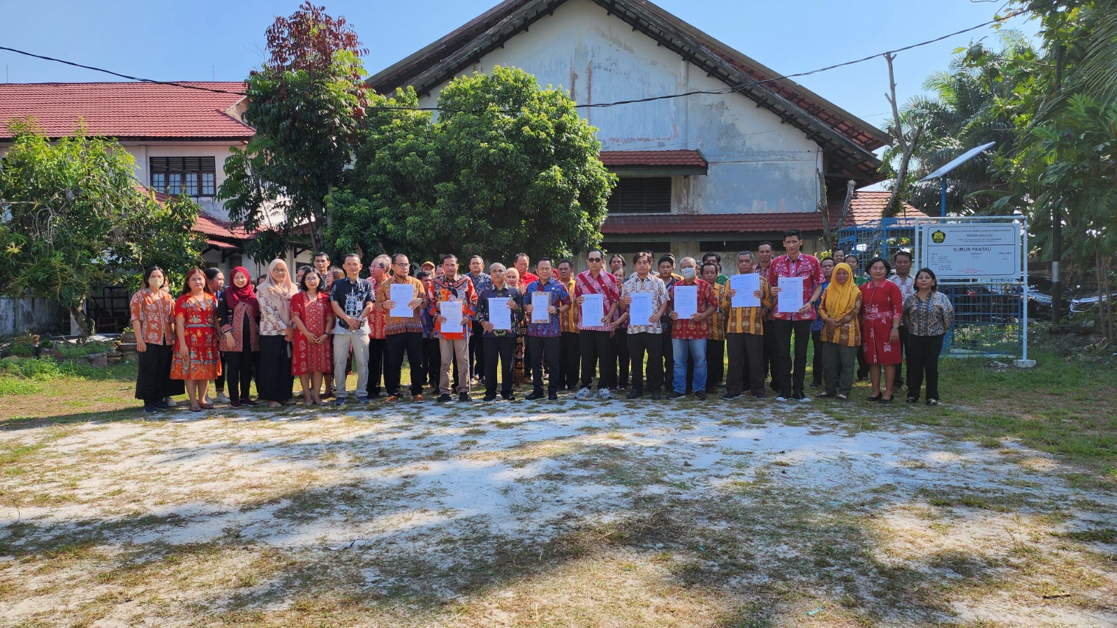 DESDM Prov. Kalteng Laksanakan Pembacaan Ikrar Bersama dan Penandatanganan Pakta Integritas Netralitas ASN