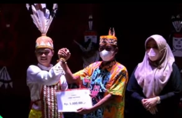 Perwakilan Kota Palangka Raya Juara I Lomba Tari Kreasi Daerah Di FBIM 2022