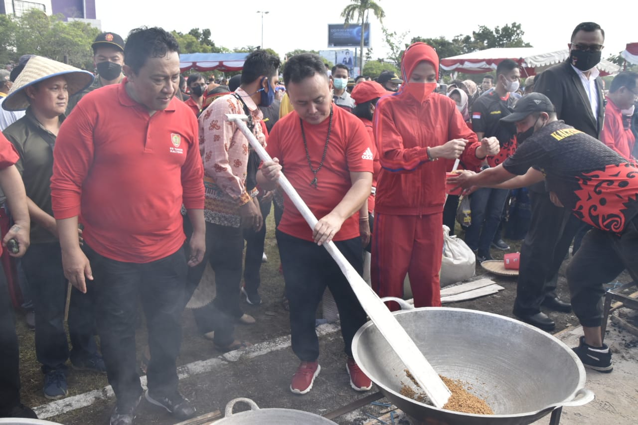 Pemprov. Kalteng Ikuti Acara Pencatatan MURI Prosesi Tradisi Mangenta Terbanyak Tahun 2022