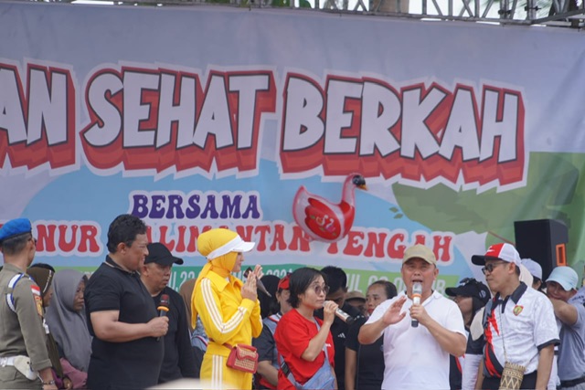Gubernur Kalteng Sugianto Sabran Bersama Wagub Edy Pratowo Buka Giat Jalan Sehat dan Panggung Hiburan
