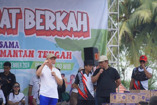 Gubernur Kalteng Sugianto Sabran Bersama Wagub Edy Pratowo Buka Giat Jalan Sehat dan Panggung Hiburan