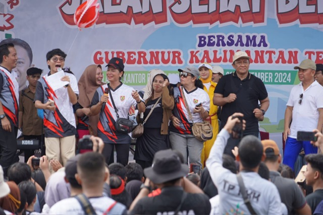Gubernur Kalteng Sugianto Sabran Bersama Wagub Edy Pratowo Buka Giat Jalan Sehat dan Panggung Hiburan