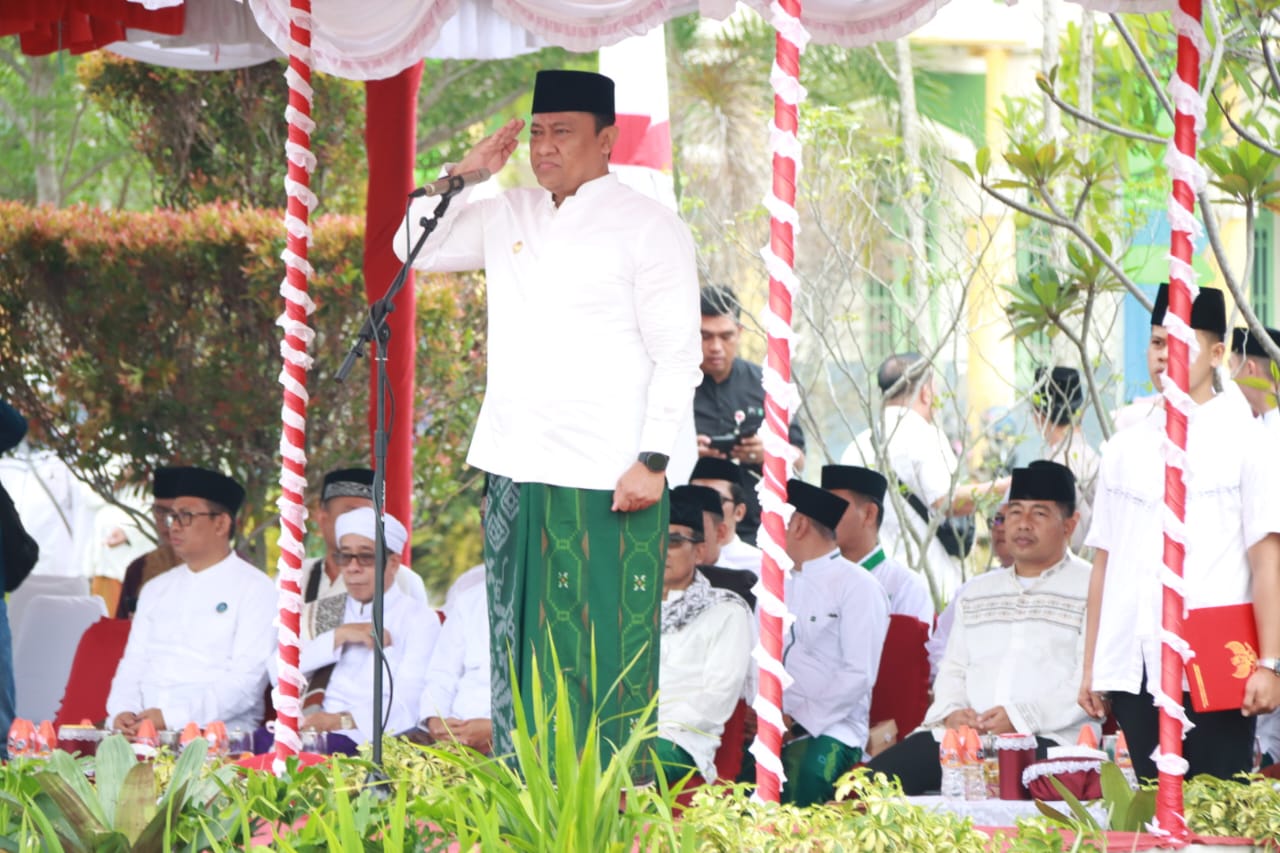 Wagub Kalteng Edy Pratowo Pimpin Apel Hari Santri