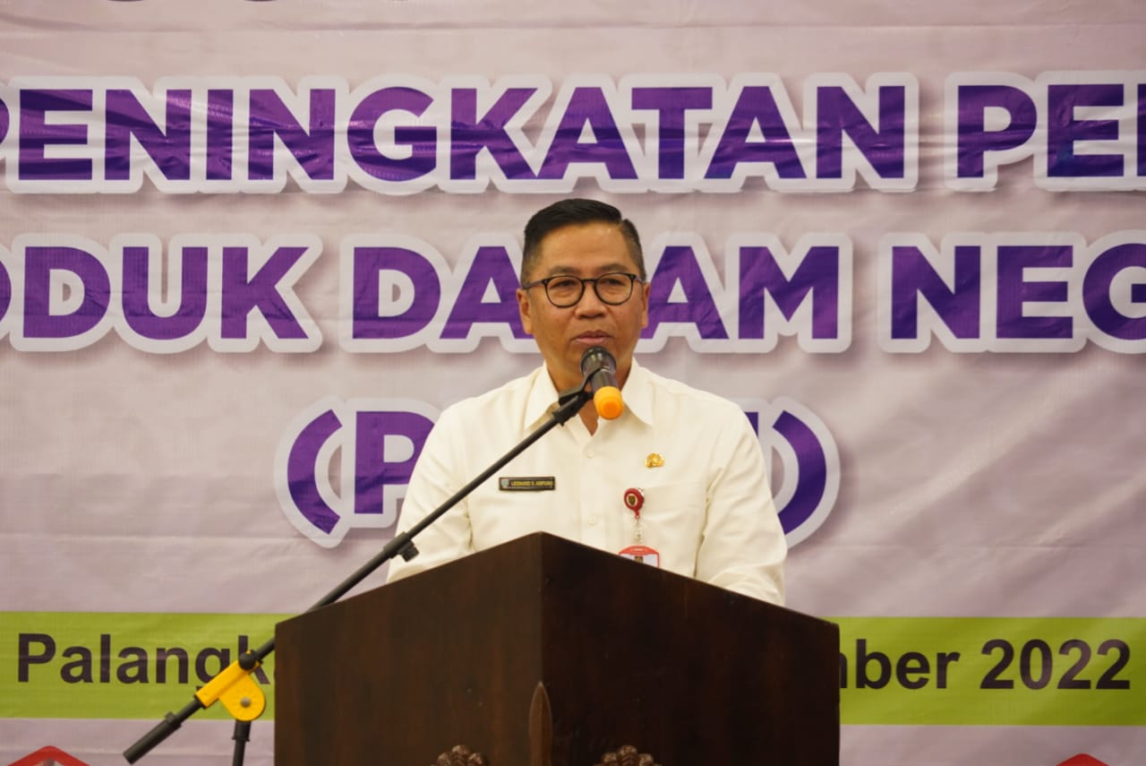 Asisten Ekbang Leonard S. Ampung Buka Sosialisasi Program Peningkatan Penggunaan Produk Dalam Negeri se-Kalteng