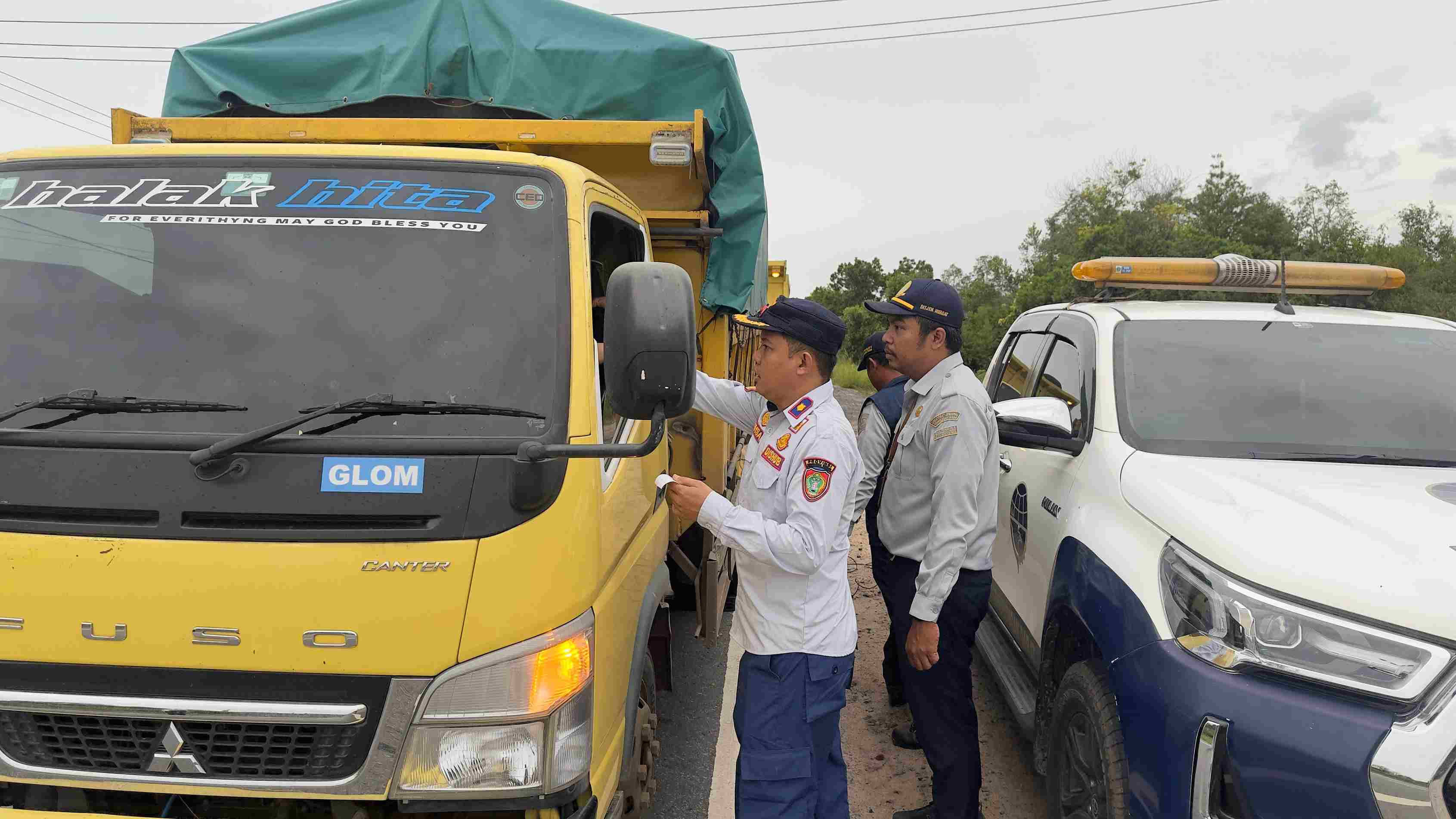 Dinas Perhubungan Prov. Kalteng Laksanakan Penegakkan Hukum dan Inspeksi Angkutan Barang Secara Terpadu