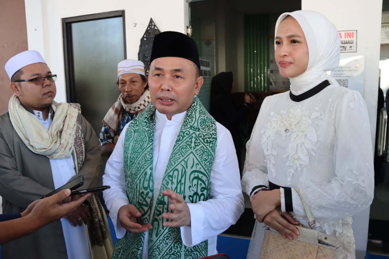 Gubernur Kalteng Sugianto Sabran Ikuti Salat Idul Fitri 1444 Hijriah