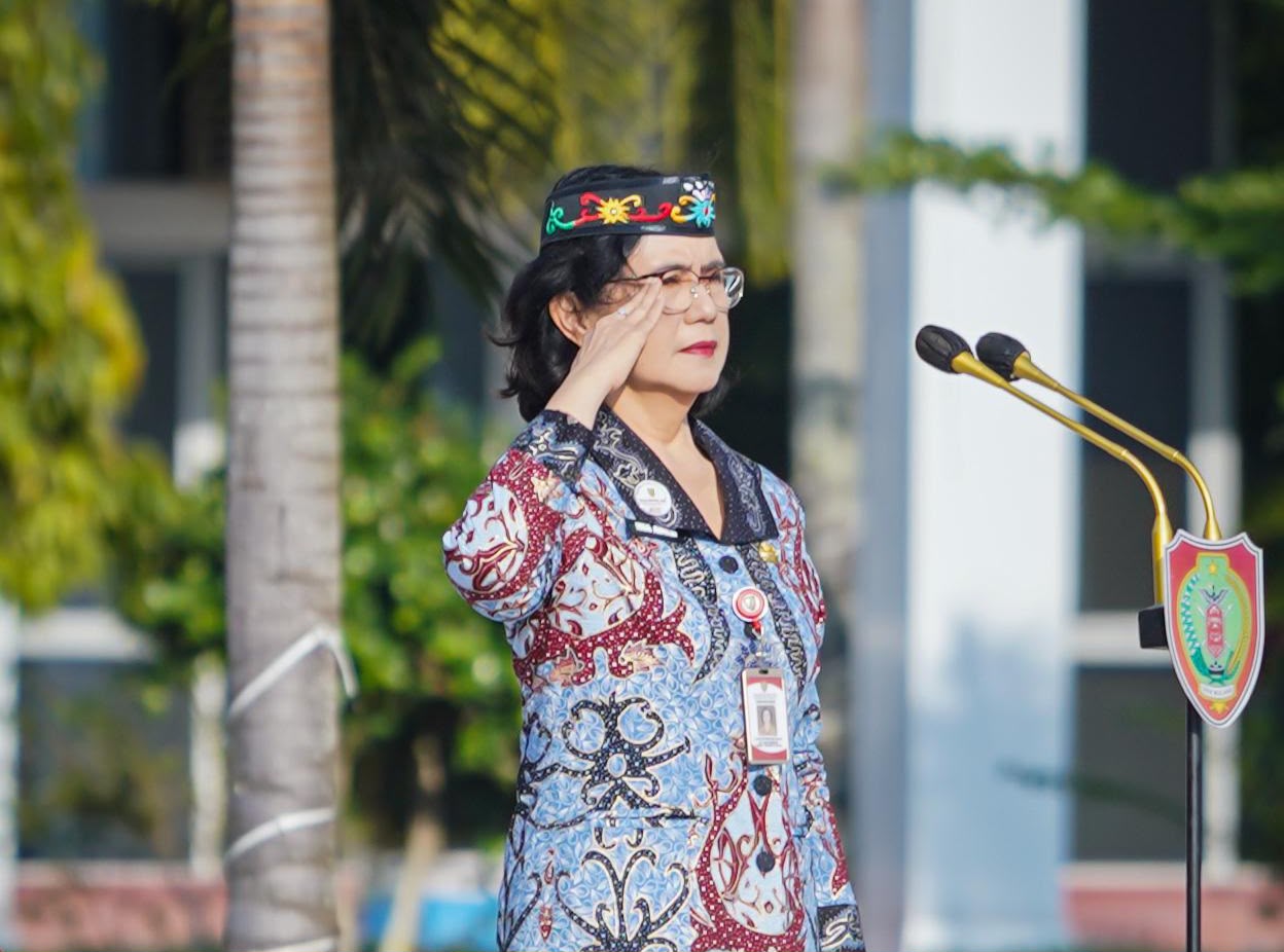 Hari Anak Nasional ke-42 Diperingati di Kalteng, Sekda Kalteng Linae Victoria Aden Pimpin Upacara